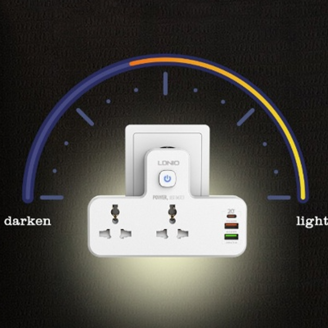 LDNIO - Universal Power Socket With Night Lamp casemarts